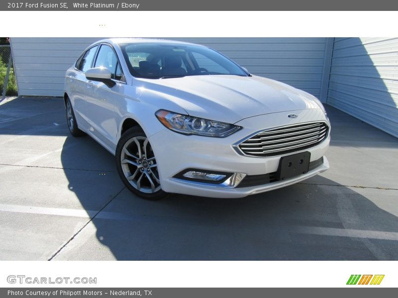 White Platinum / Ebony 2017 Ford Fusion SE