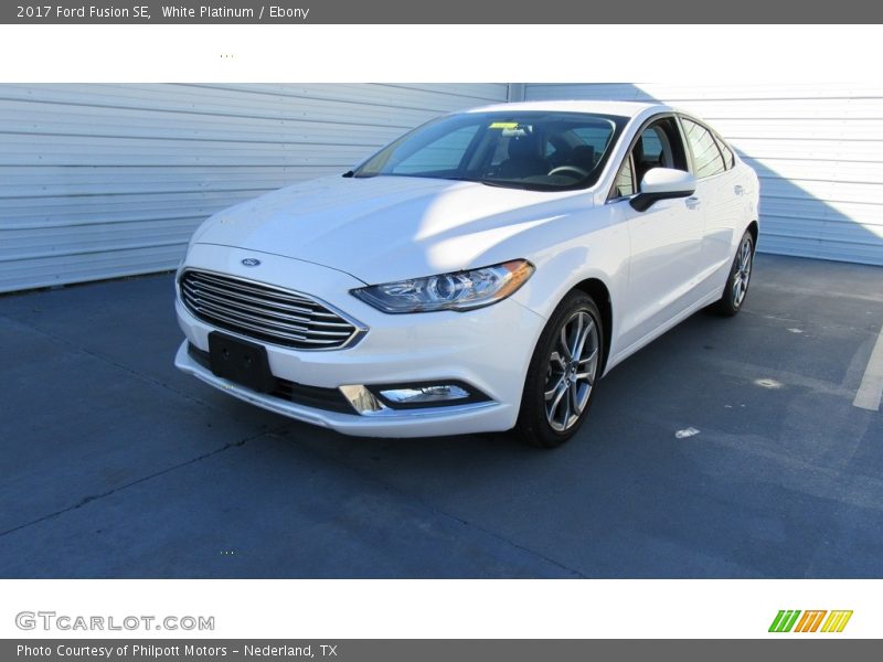 White Platinum / Ebony 2017 Ford Fusion SE