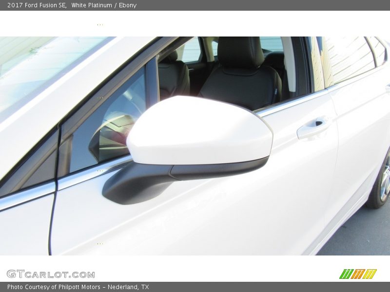 White Platinum / Ebony 2017 Ford Fusion SE