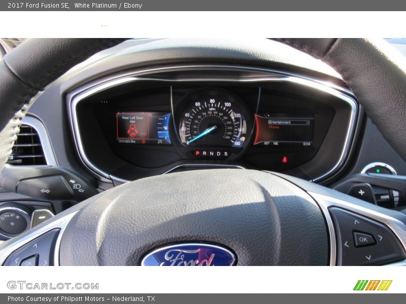White Platinum / Ebony 2017 Ford Fusion SE