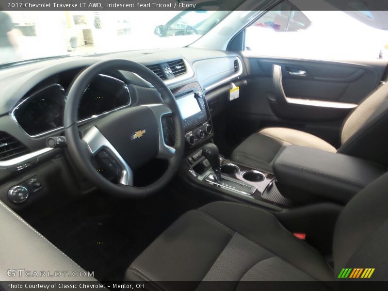 Iridescent Pearl Tricoat / Ebony 2017 Chevrolet Traverse LT AWD