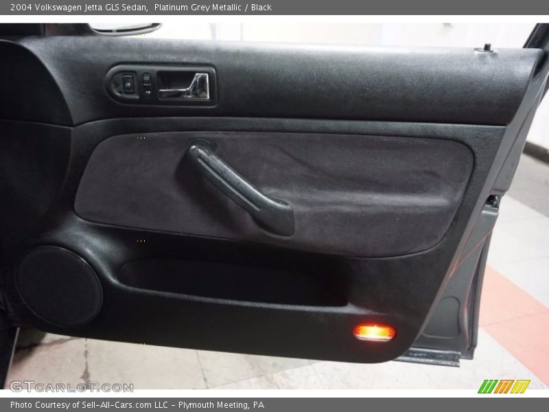 Platinum Grey Metallic / Black 2004 Volkswagen Jetta GLS Sedan