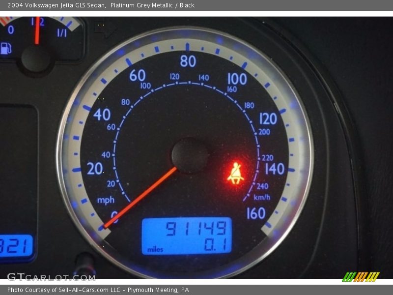 Platinum Grey Metallic / Black 2004 Volkswagen Jetta GLS Sedan