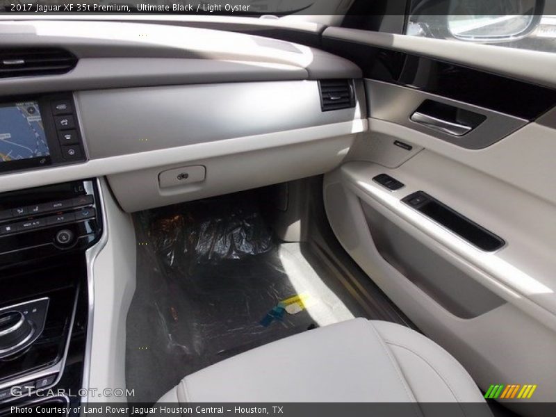 Ultimate Black / Light Oyster 2017 Jaguar XF 35t Premium