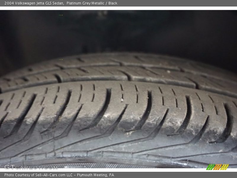 Platinum Grey Metallic / Black 2004 Volkswagen Jetta GLS Sedan