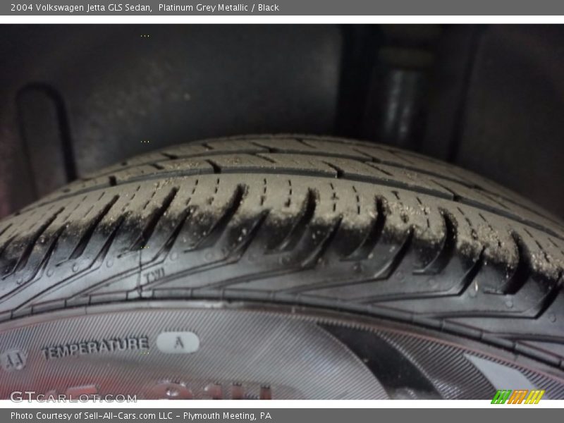 Platinum Grey Metallic / Black 2004 Volkswagen Jetta GLS Sedan