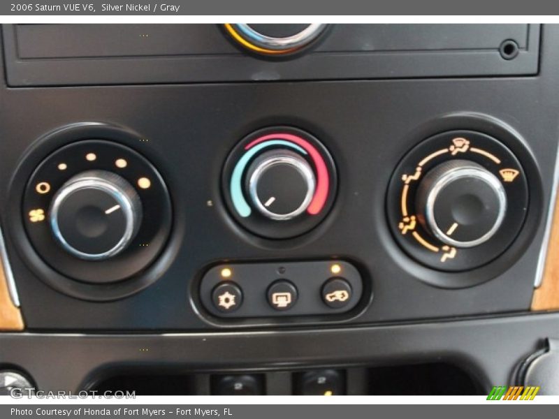 Silver Nickel / Gray 2006 Saturn VUE V6