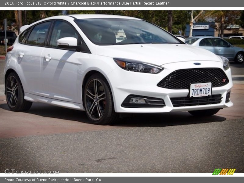 Oxford White / Charcoal Black/Performance Blue Partial Recaro Leather 2016 Ford Focus ST