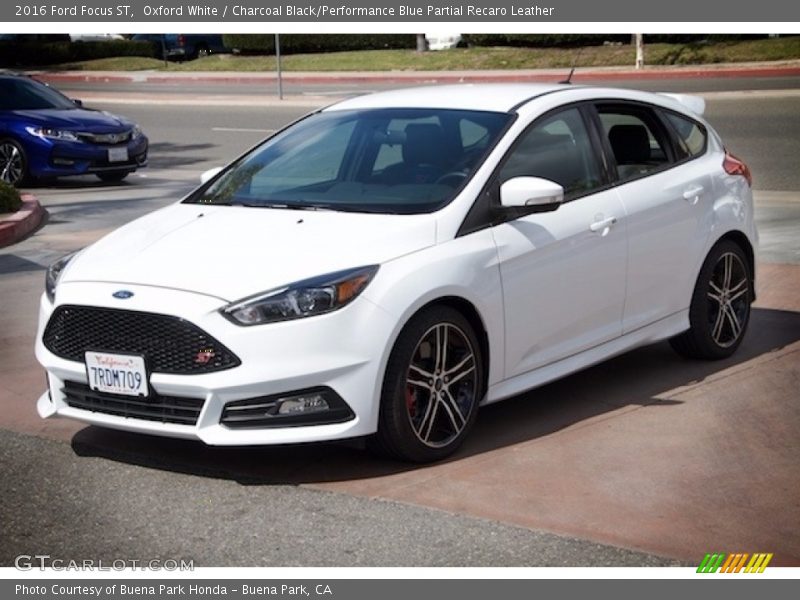 Oxford White / Charcoal Black/Performance Blue Partial Recaro Leather 2016 Ford Focus ST