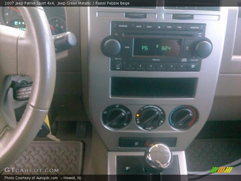 Jeep Green Metallic / Pastel Pebble Beige 2007 Jeep Patriot Sport 4x4