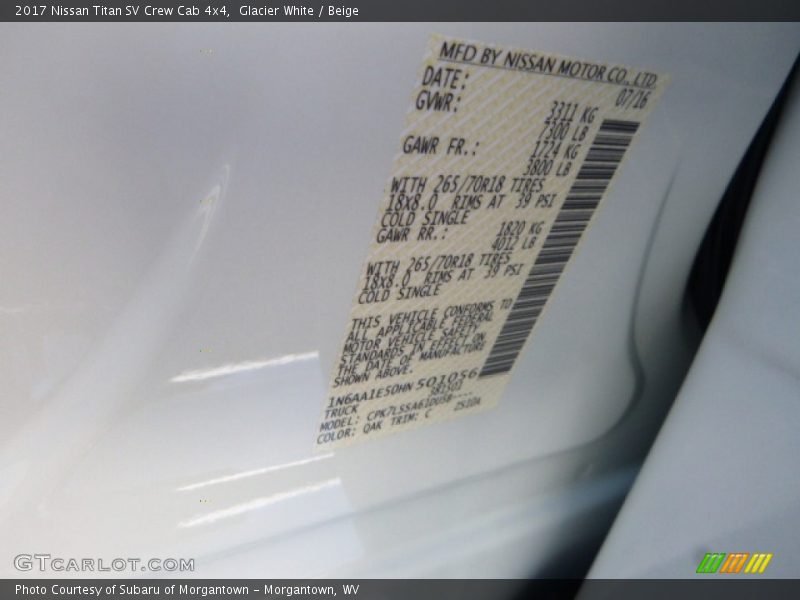 Glacier White / Beige 2017 Nissan Titan SV Crew Cab 4x4