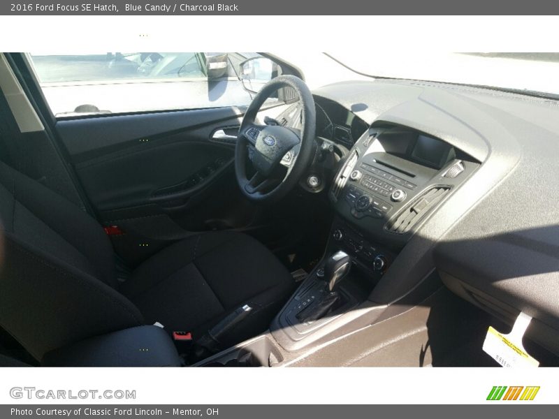 Blue Candy / Charcoal Black 2016 Ford Focus SE Hatch