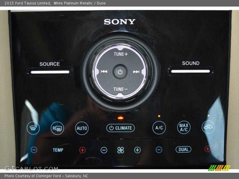 White Platinum Metallic / Dune 2015 Ford Taurus Limited
