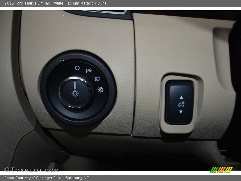 White Platinum Metallic / Dune 2015 Ford Taurus Limited