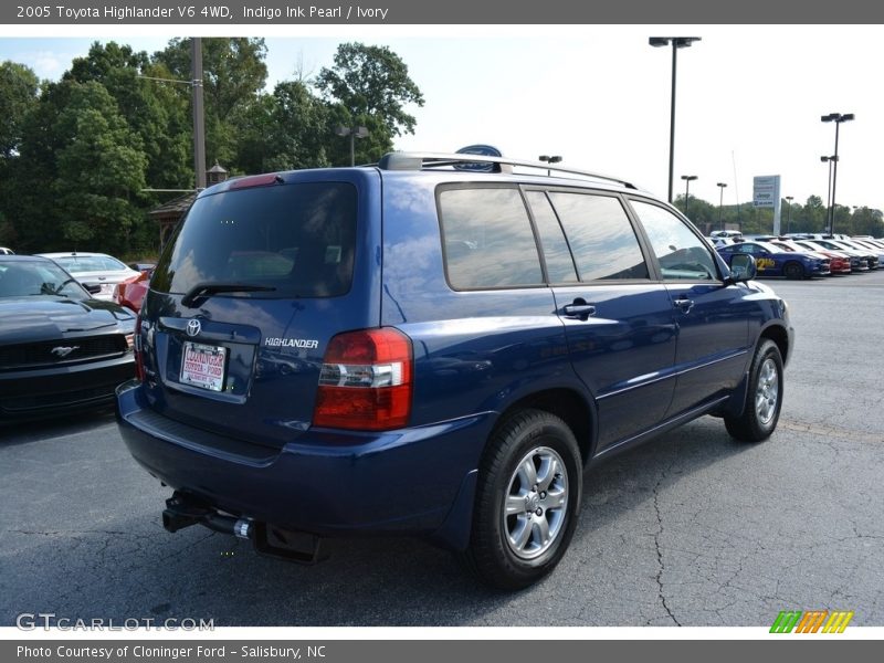 Indigo Ink Pearl / Ivory 2005 Toyota Highlander V6 4WD