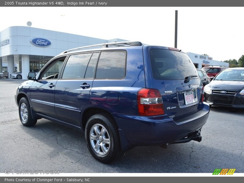 Indigo Ink Pearl / Ivory 2005 Toyota Highlander V6 4WD