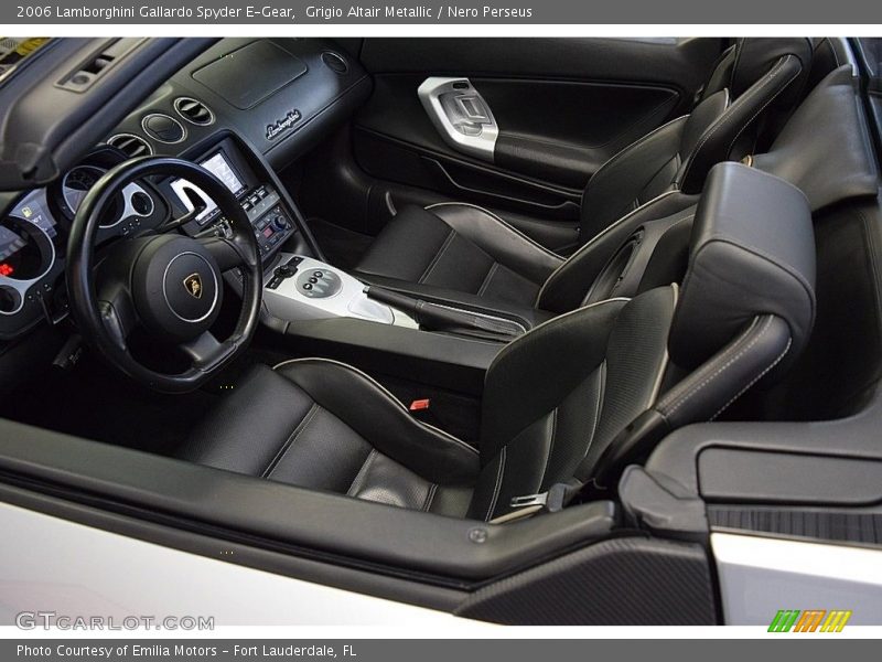 Front Seat of 2006 Gallardo Spyder E-Gear