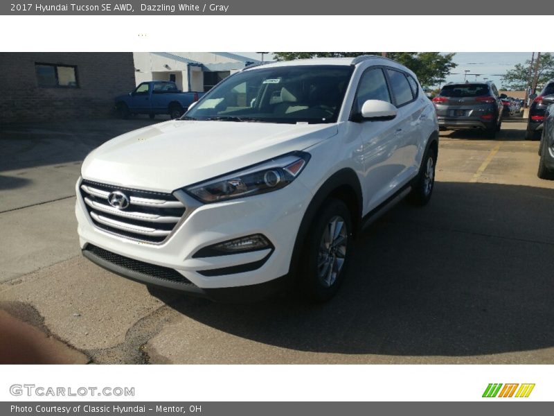 Dazzling White / Gray 2017 Hyundai Tucson SE AWD
