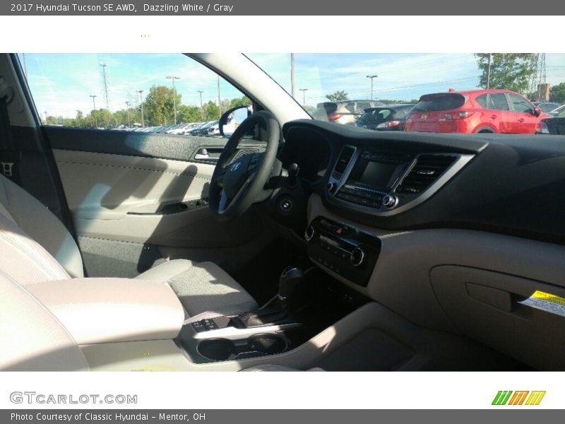 Dazzling White / Gray 2017 Hyundai Tucson SE AWD