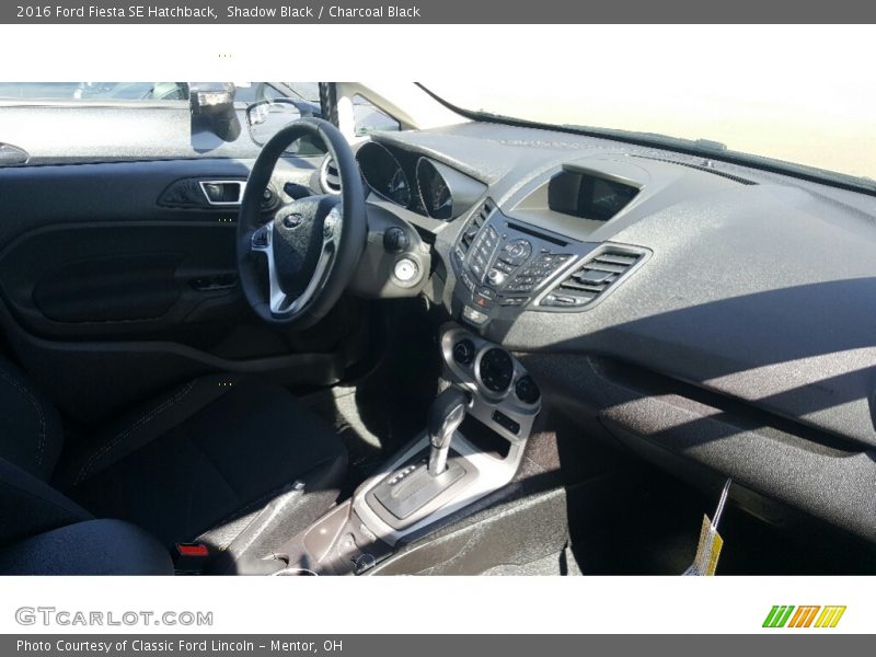 Shadow Black / Charcoal Black 2016 Ford Fiesta SE Hatchback