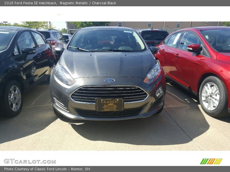 Magnetic Metallic / Charcoal Black 2016 Ford Fiesta SE Hatchback