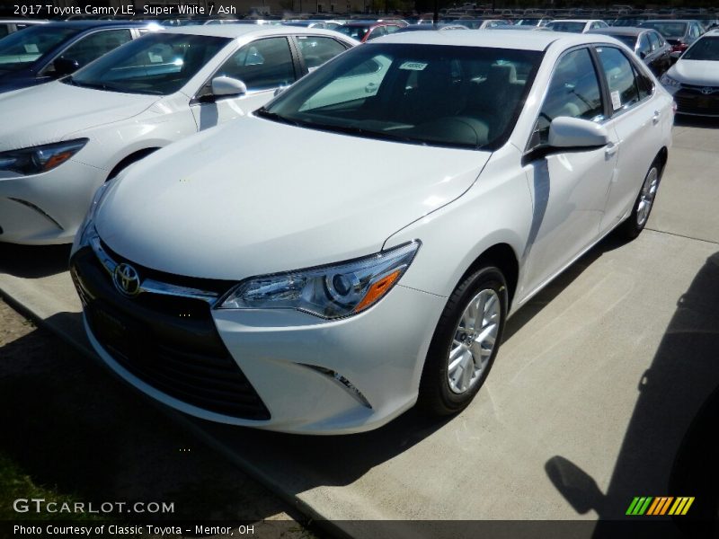 Super White / Ash 2017 Toyota Camry LE
