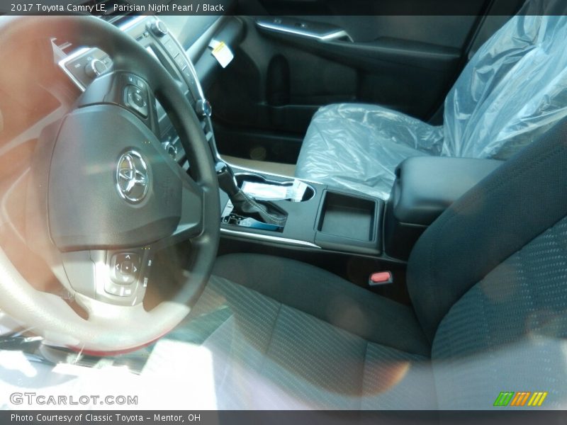 Parisian Night Pearl / Black 2017 Toyota Camry LE