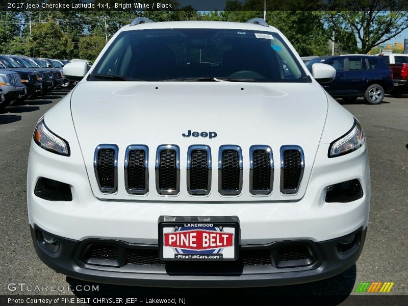 Bright White / Black 2017 Jeep Cherokee Latitude 4x4