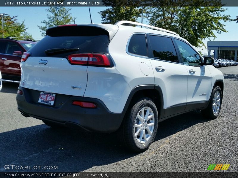 Bright White / Black 2017 Jeep Cherokee Latitude 4x4