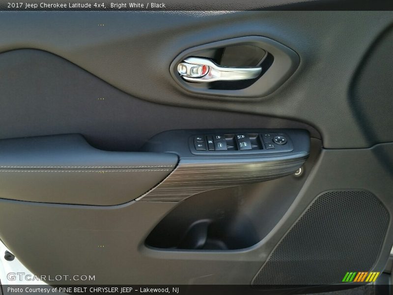 Bright White / Black 2017 Jeep Cherokee Latitude 4x4