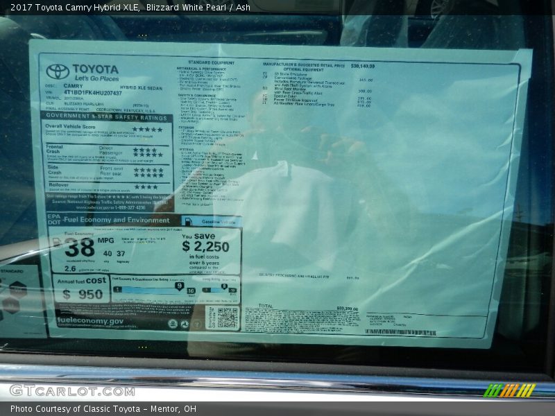 Blizzard White Pearl / Ash 2017 Toyota Camry Hybrid XLE