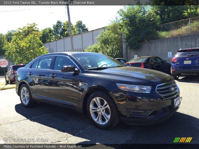 Tuxedo Black Metallic / Charcoal Black 2013 Ford Taurus SEL