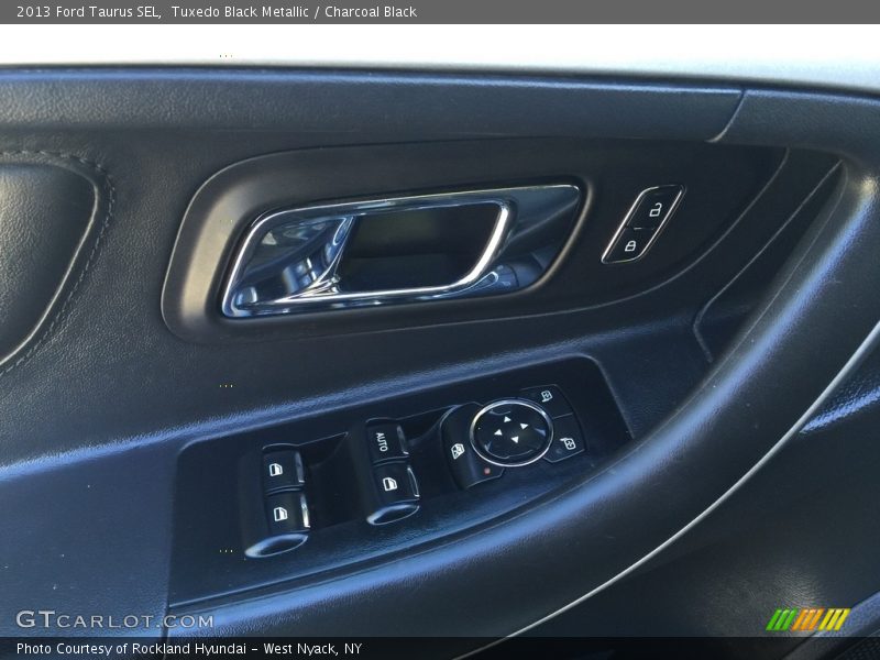Tuxedo Black Metallic / Charcoal Black 2013 Ford Taurus SEL