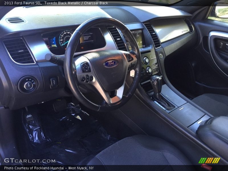 Tuxedo Black Metallic / Charcoal Black 2013 Ford Taurus SEL
