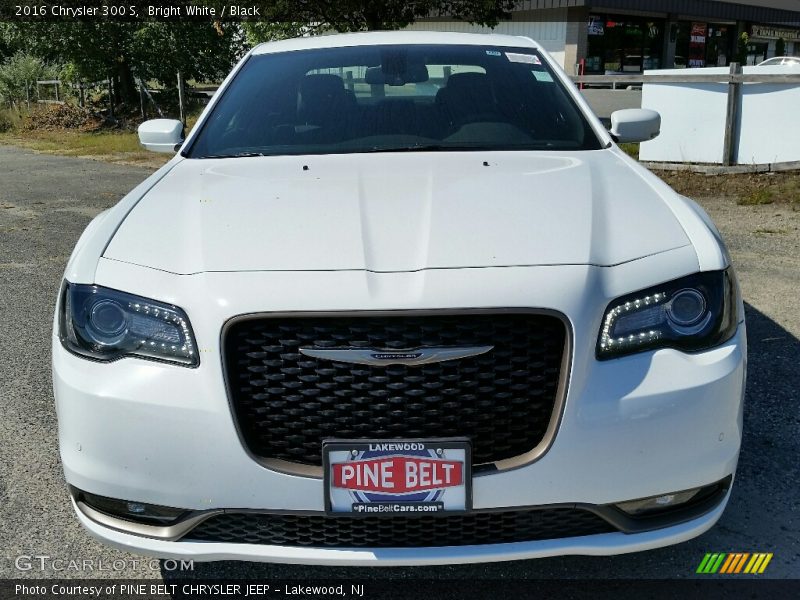 Bright White / Black 2016 Chrysler 300 S