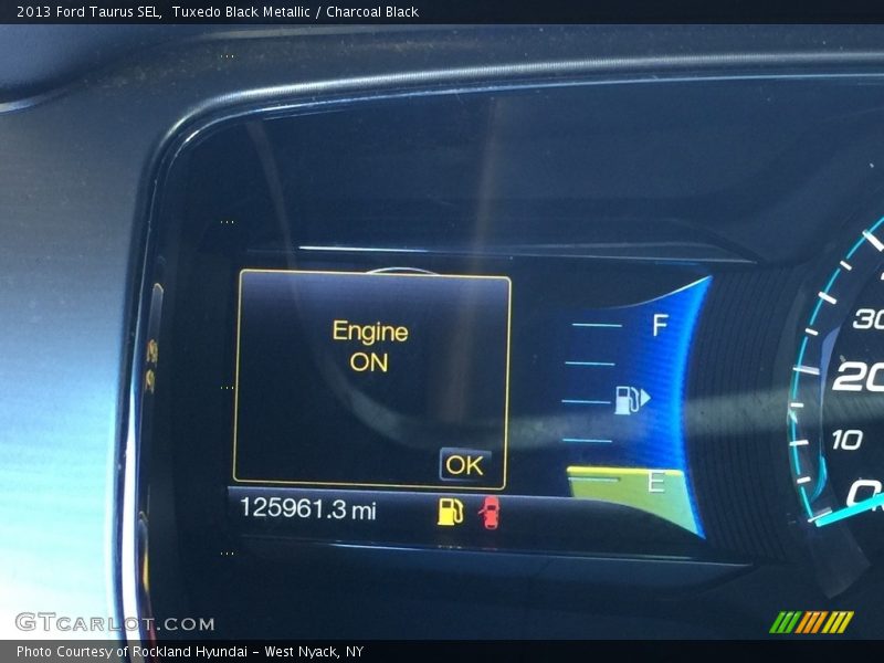 Tuxedo Black Metallic / Charcoal Black 2013 Ford Taurus SEL