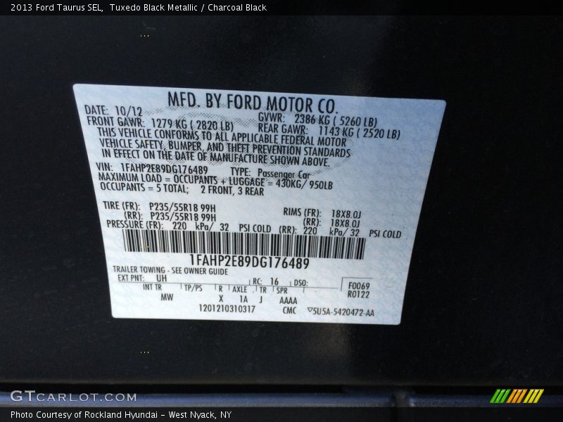 Tuxedo Black Metallic / Charcoal Black 2013 Ford Taurus SEL