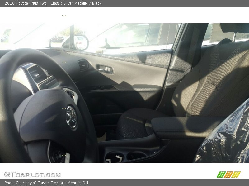 Classic Silver Metallic / Black 2016 Toyota Prius Two