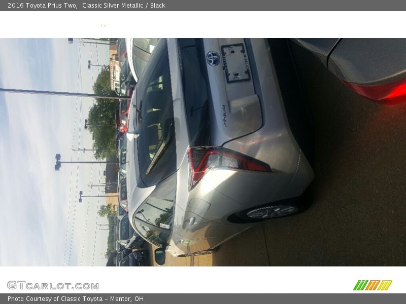 Classic Silver Metallic / Black 2016 Toyota Prius Two