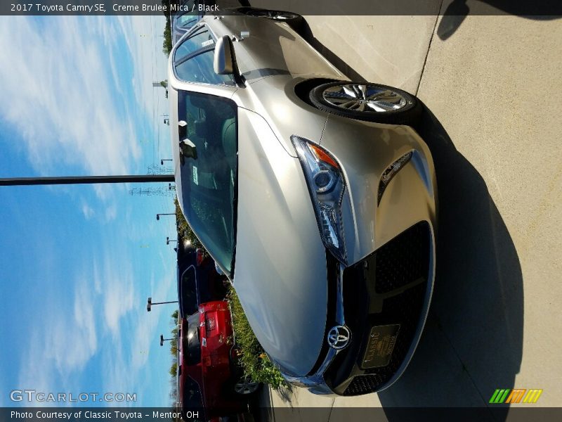 Creme Brulee Mica / Black 2017 Toyota Camry SE