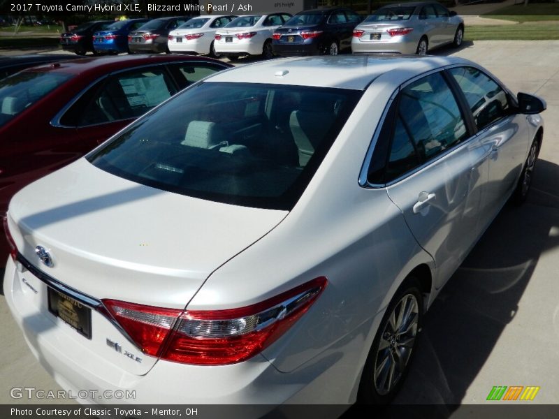 Blizzard White Pearl / Ash 2017 Toyota Camry Hybrid XLE