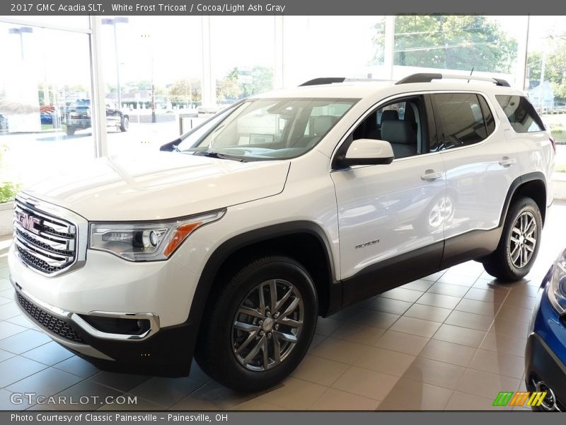 Front 3/4 View of 2017 Acadia SLT