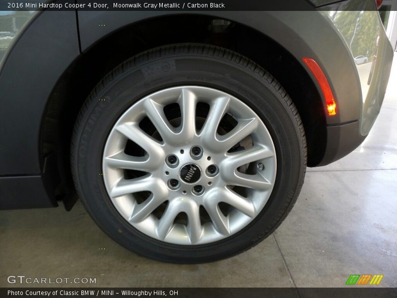 Moonwalk Gray Metallic / Carbon Black 2016 Mini Hardtop Cooper 4 Door