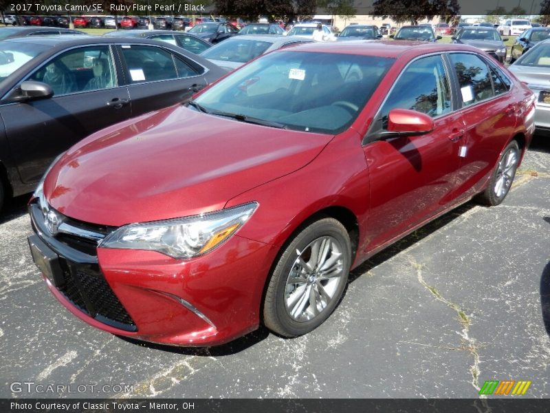 Ruby Flare Pearl / Black 2017 Toyota Camry SE