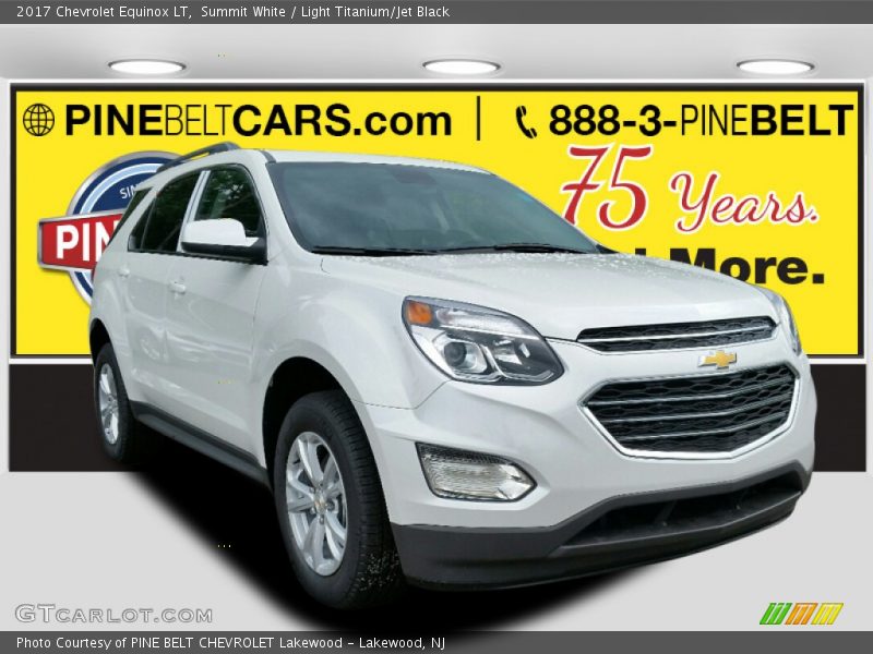 Summit White / Light Titanium/Jet Black 2017 Chevrolet Equinox LT