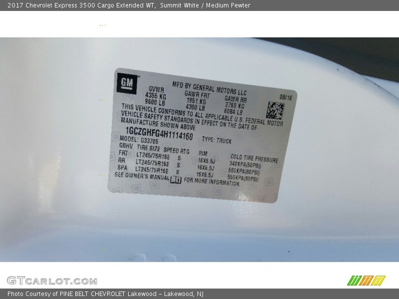Summit White / Medium Pewter 2017 Chevrolet Express 3500 Cargo Extended WT
