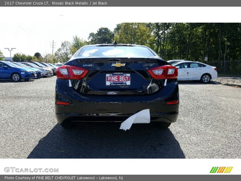 Mosaic Black Metallic / Jet Black 2017 Chevrolet Cruze LT