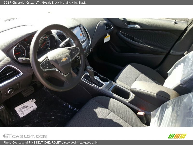 Mosaic Black Metallic / Jet Black 2017 Chevrolet Cruze LT