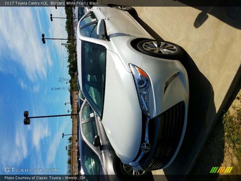 Blizzard White Pearl / Black 2017 Toyota Camry XLE