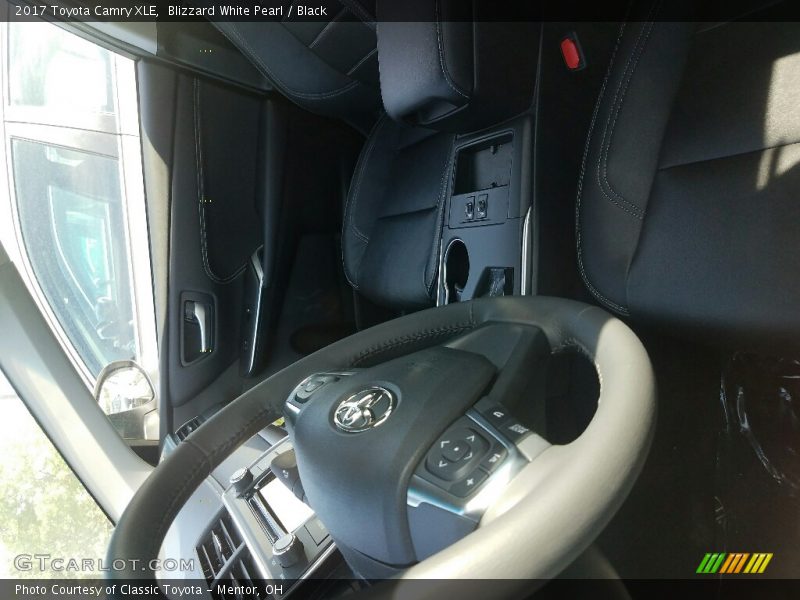 Blizzard White Pearl / Black 2017 Toyota Camry XLE